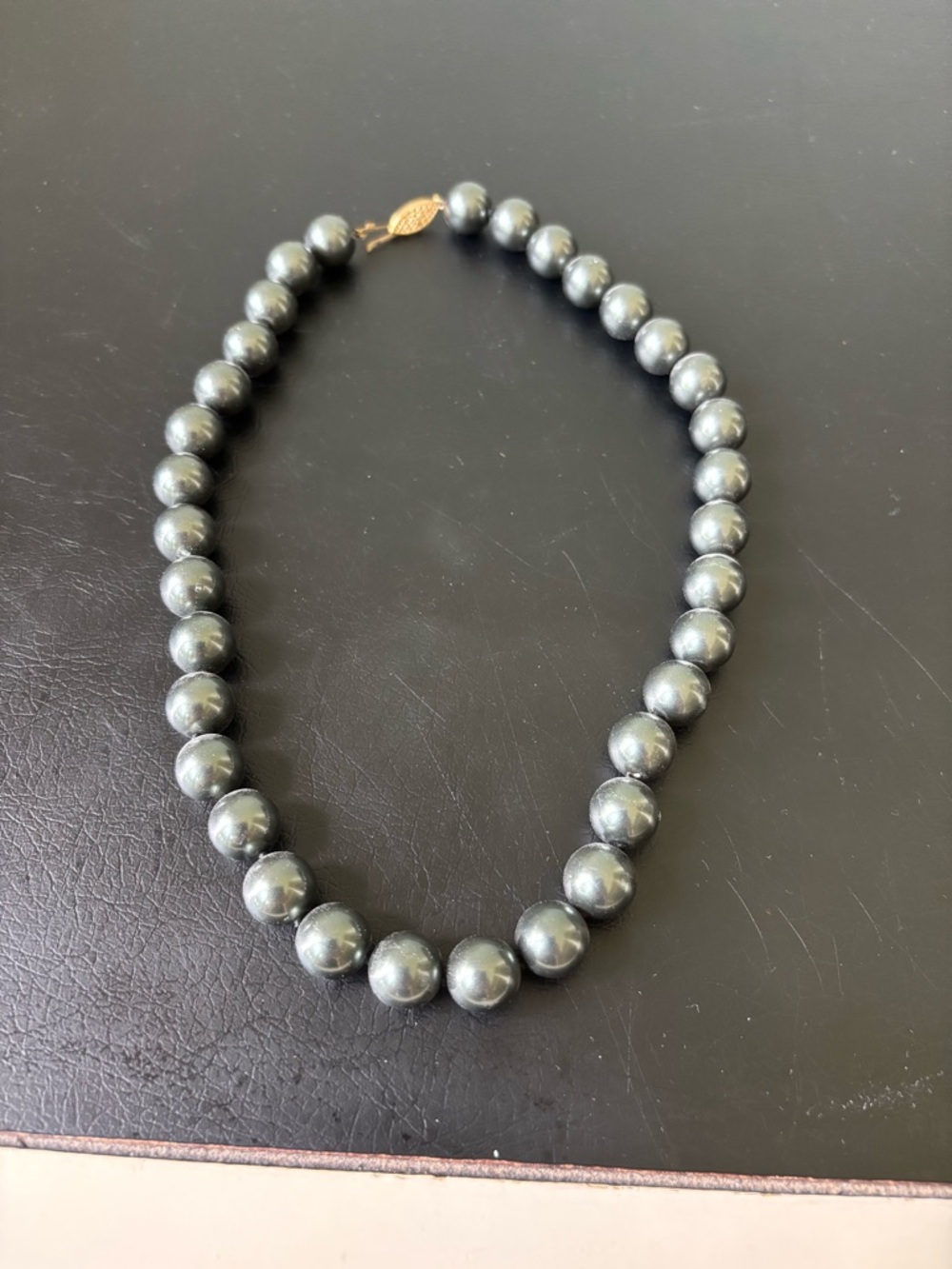 Classic Gray/Dark Green Pearl Necklace - Elegant Women's Jewelry